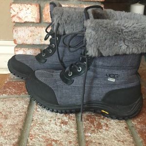 Ugg snow boots size 10